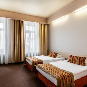 Star 3*, Budapeşte Macaristan