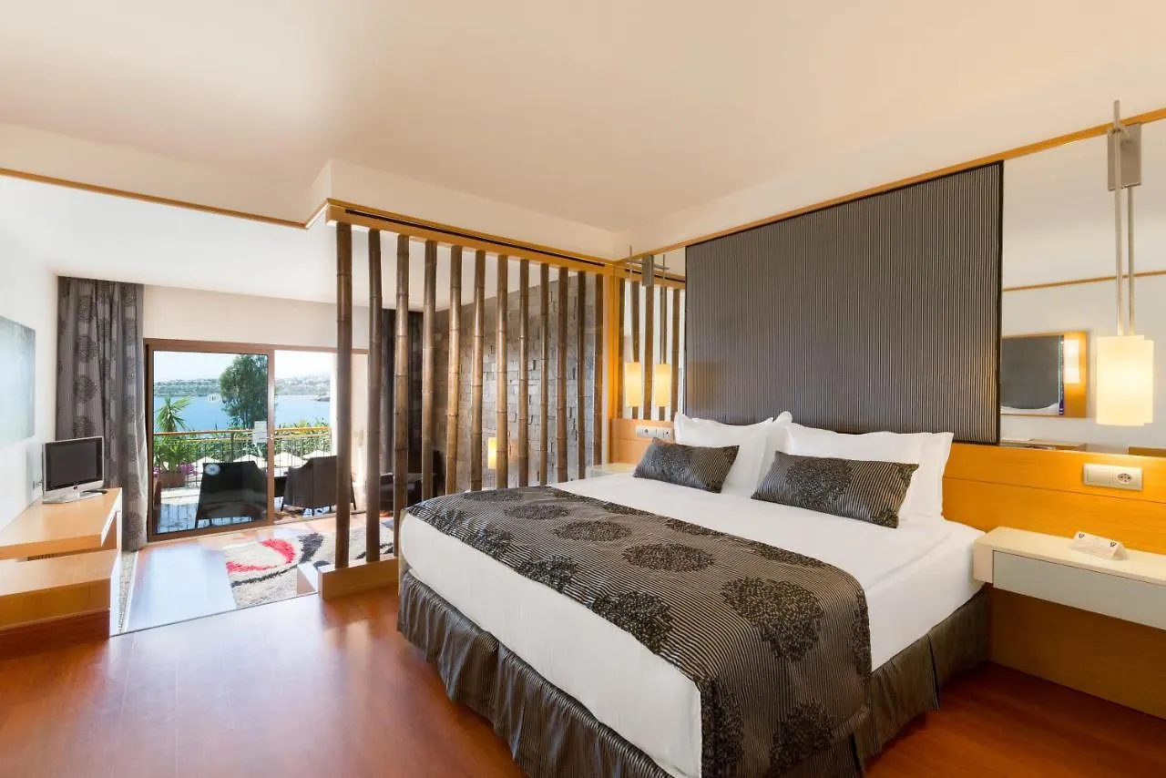 Kefaluka Resort Akyarlar 5*,